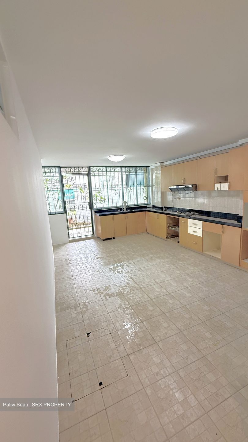 Golden Hill Estate (D19), Terrace #450535021